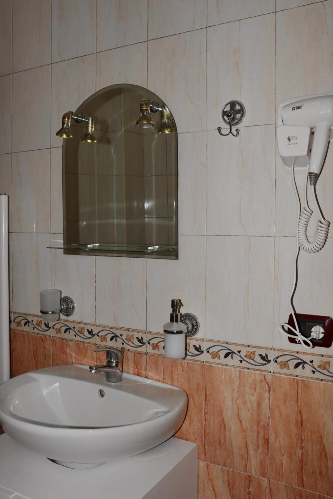 Grand Hotel Круя Экстерьер фото